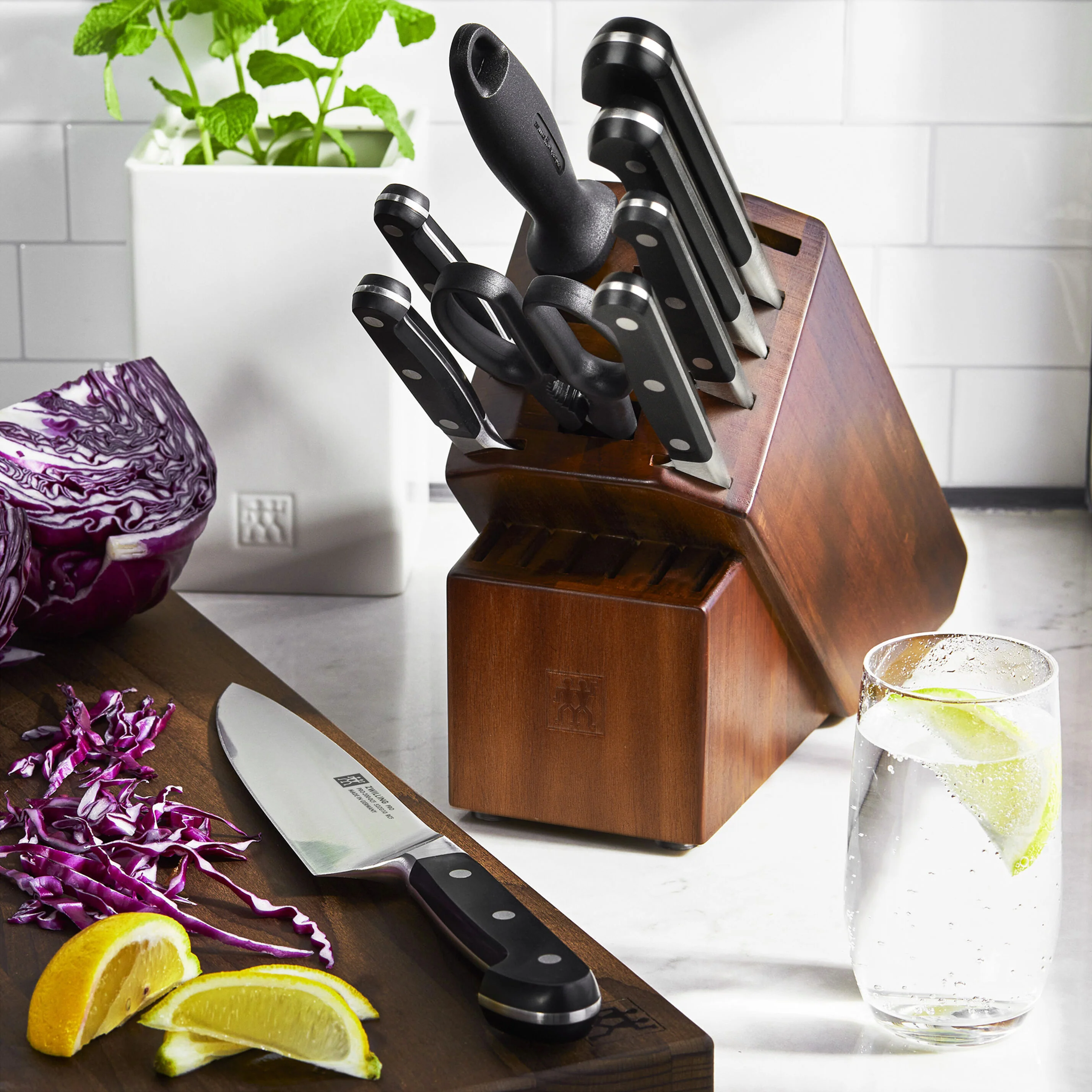 Zwilling Pro 10 Piece Knife Block Set - Image 6
