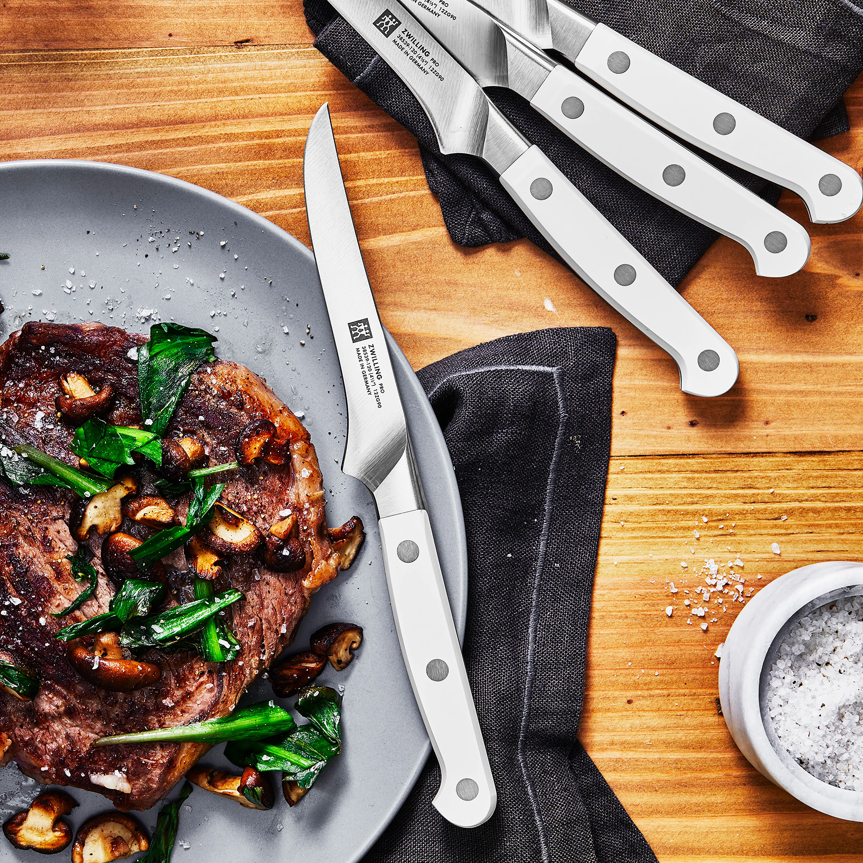 Zwilling Pro Le Blanc 4 Piece Steak Knife Set - Image 5