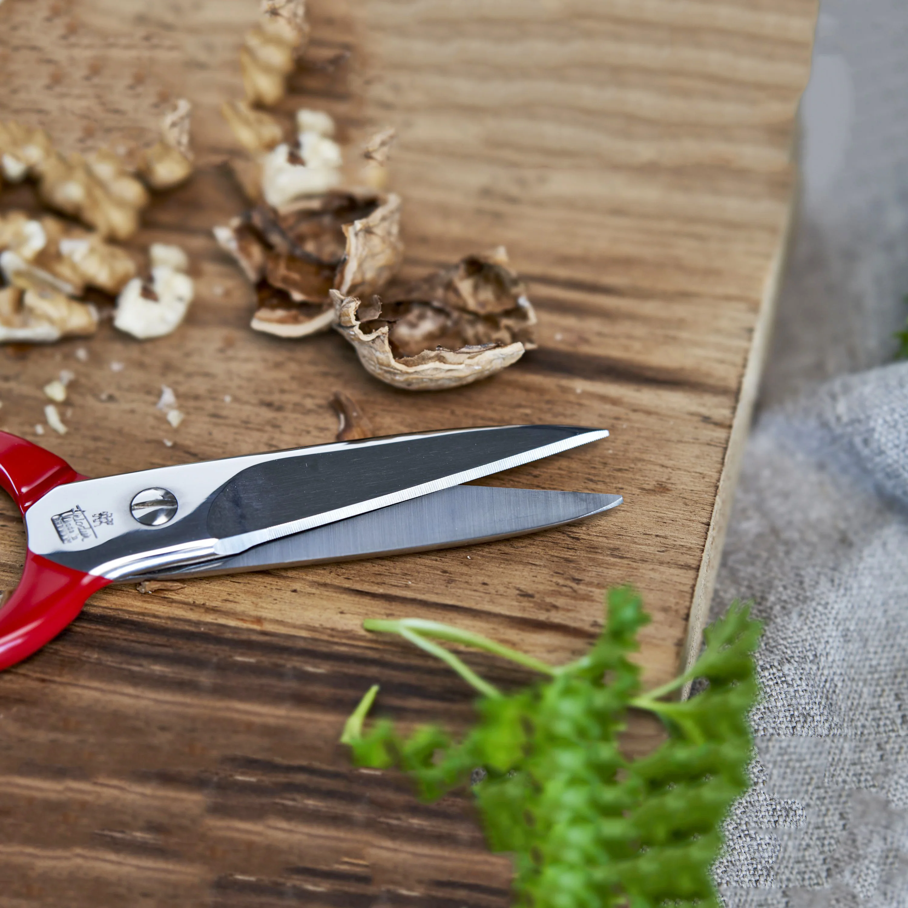 Zwilling Multi-Purpose Kitchen Shears, Red - Image 7