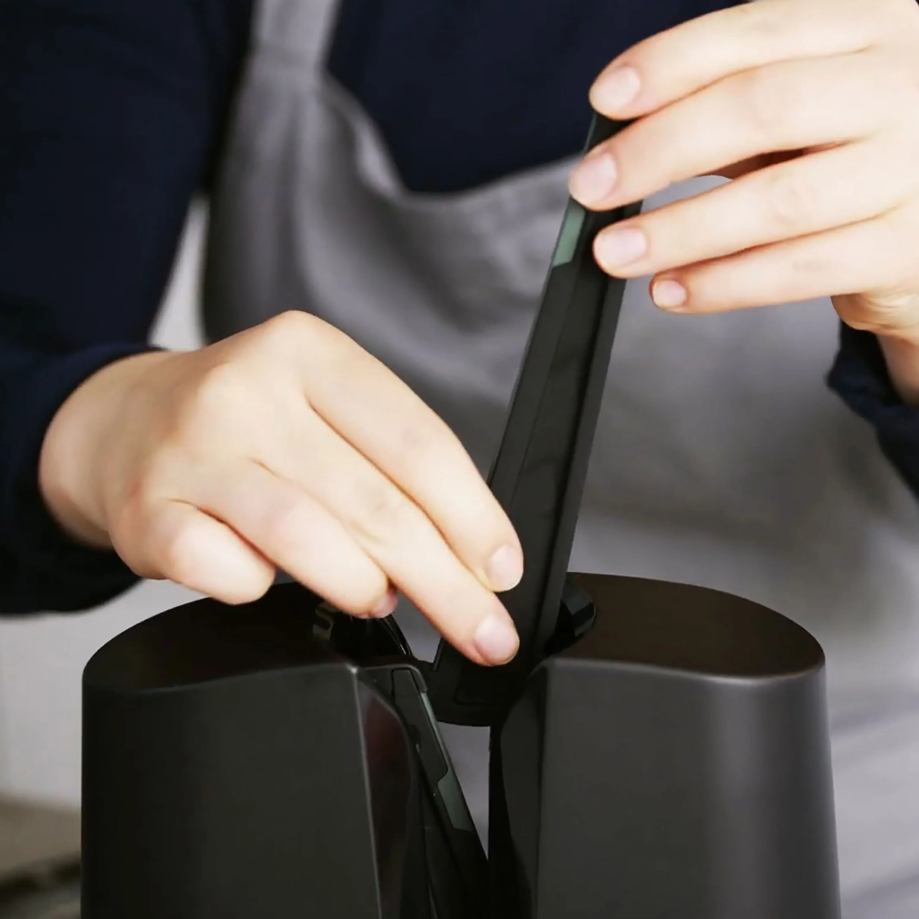 Zwilling V-Edge Sharpener - Image 6