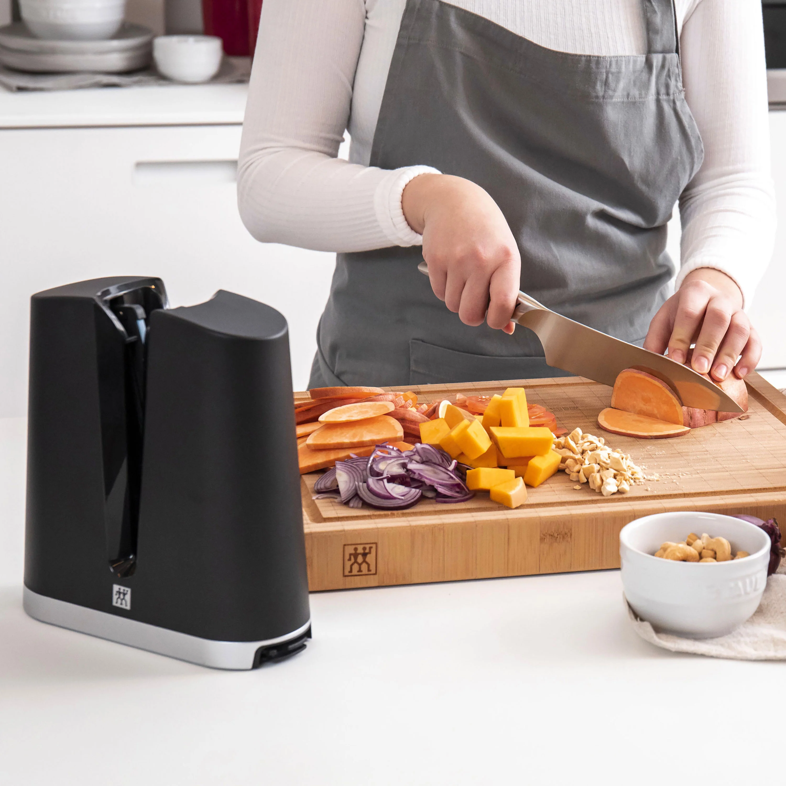 Zwilling V-Edge Sharpener - Image 9